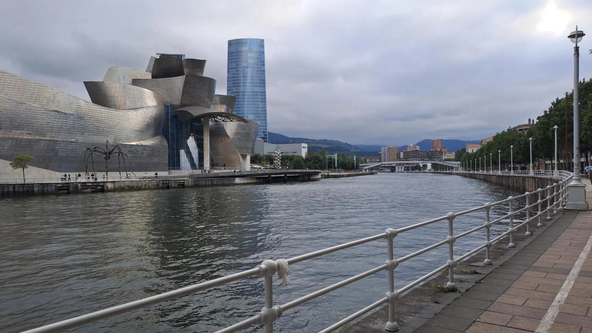Bilbao, A Un Paso.アパートメント 0*, ビルバオ